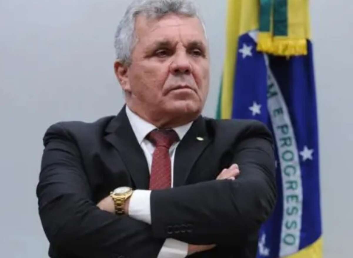 Deputado do PL silencia após emenda de R$ 26 milhões ser cancelada