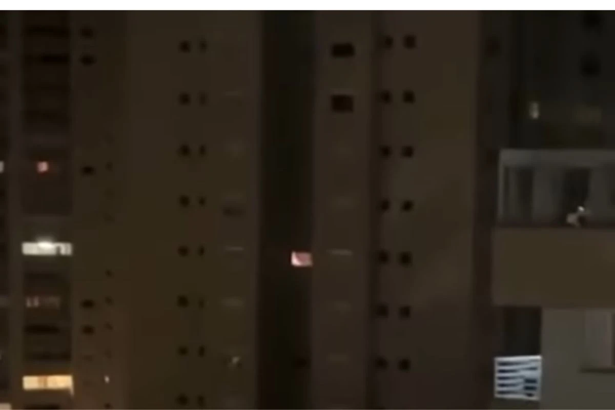 TV exibe imagens de lareira e vizinhos chamam bombeiros. Vídeo