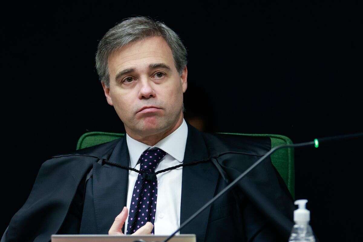 André Mendonça é o relator do caso Silvio Almeida no STF