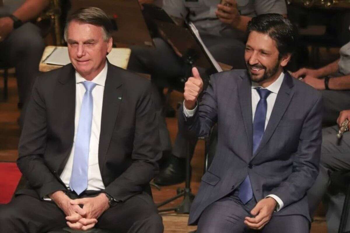 “Joguei no meio de campo”, diz Bolsonaro sobre apoio distante a Nunes