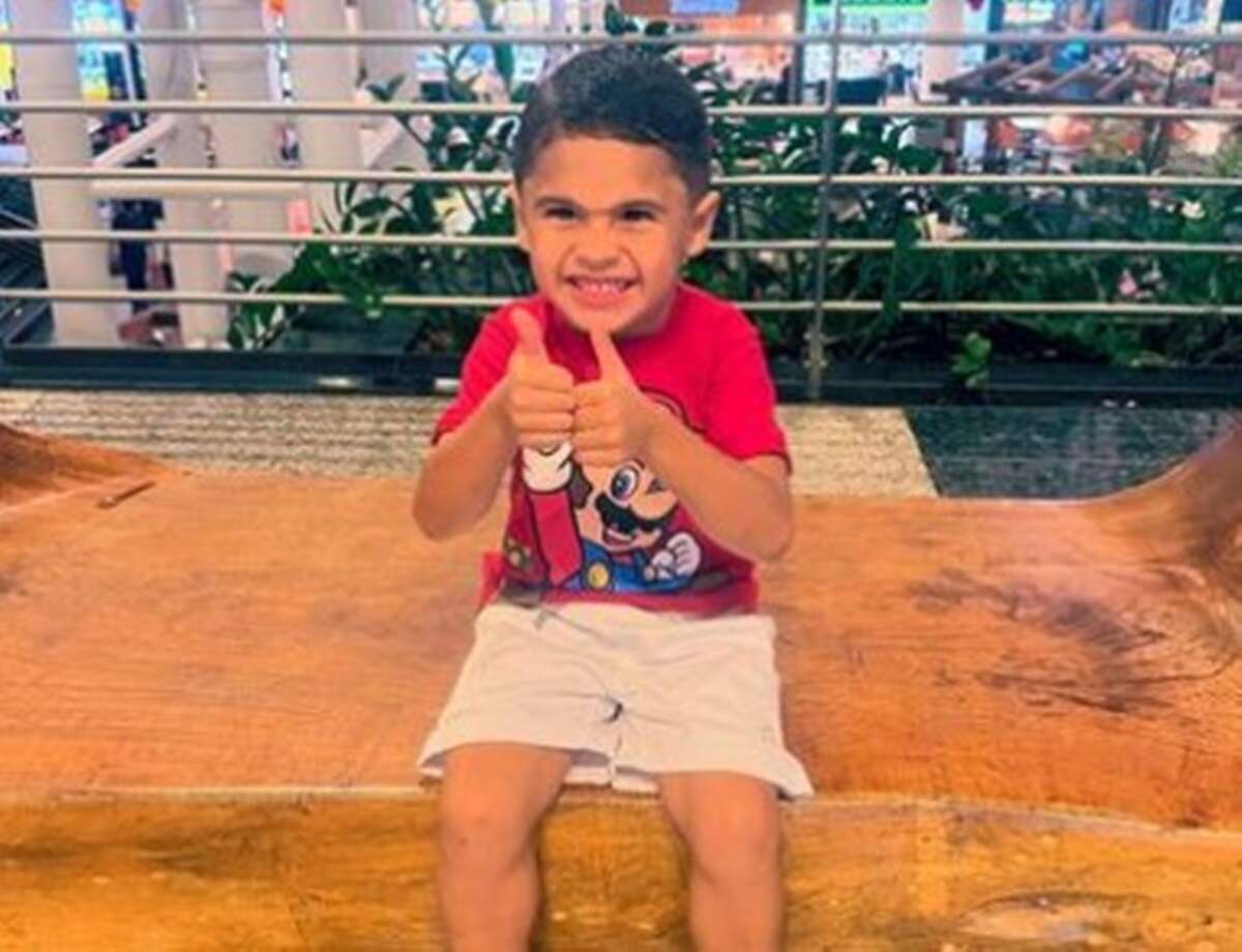 Família de menino de 4 anos luta para ter remédio de R$ 17 milhões