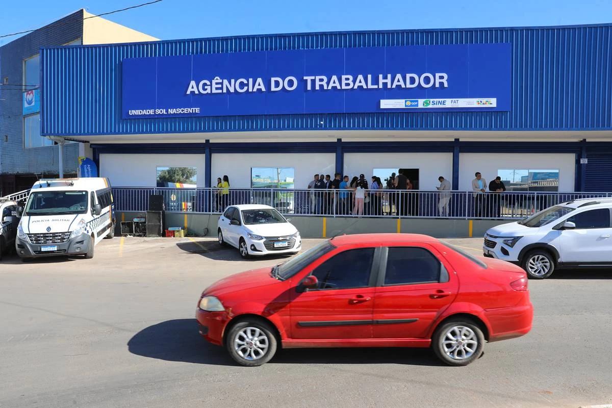 Sol Nascente ganha Agência do Trabalhador e recebe carreta de serviços