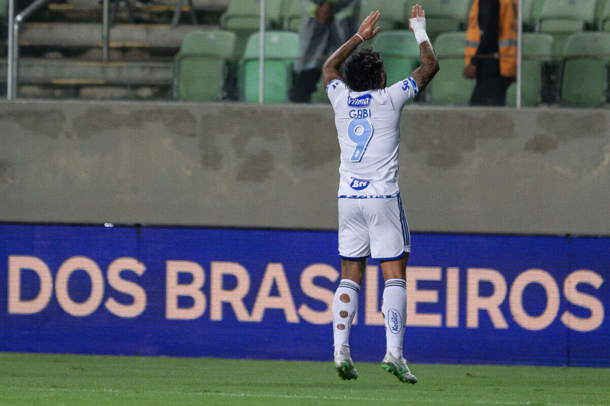 Gabigol marca primeiros gols pelo Cruzeiro em jogo com Itabirito em BH