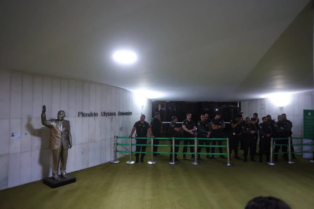 Após tensão com oposição, Motta deve fazer sessão sem votação