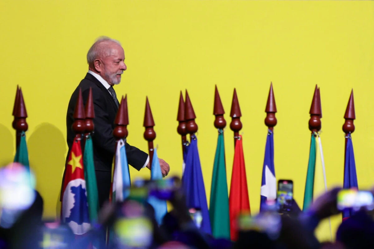 O governo está acabando antes da hora (por Roberto Brant)