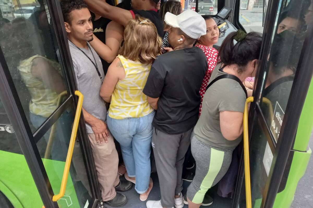 Nunes fará reunião sobre aumento de tarifa de ônibus depois do Natal