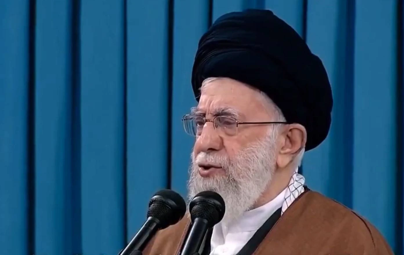 Khamenei alerta Trump: ataque dos EUA terá consequências irreparáveis