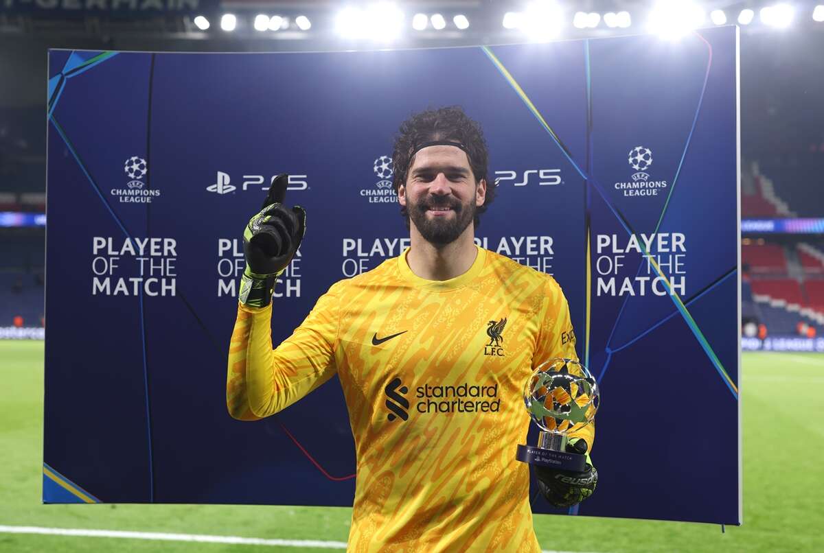 Vídeo: Alisson faz partida histórica contra PSG e salva Liverpool