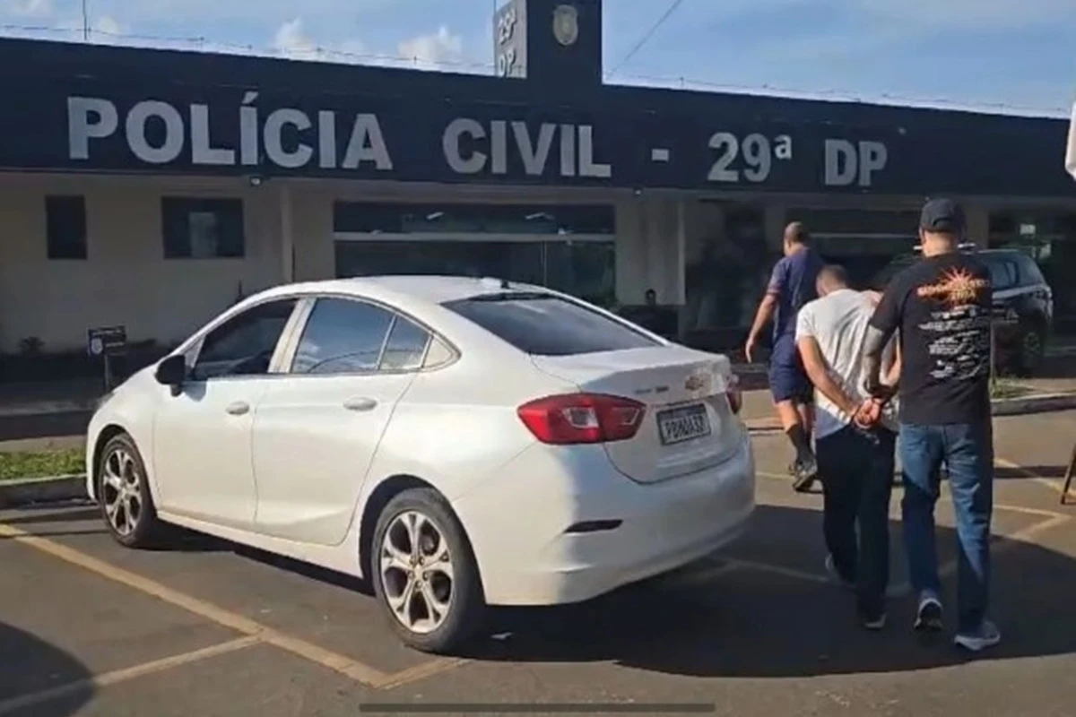 Após tentar matar ex e filha, homem espanca companheira durante saidão