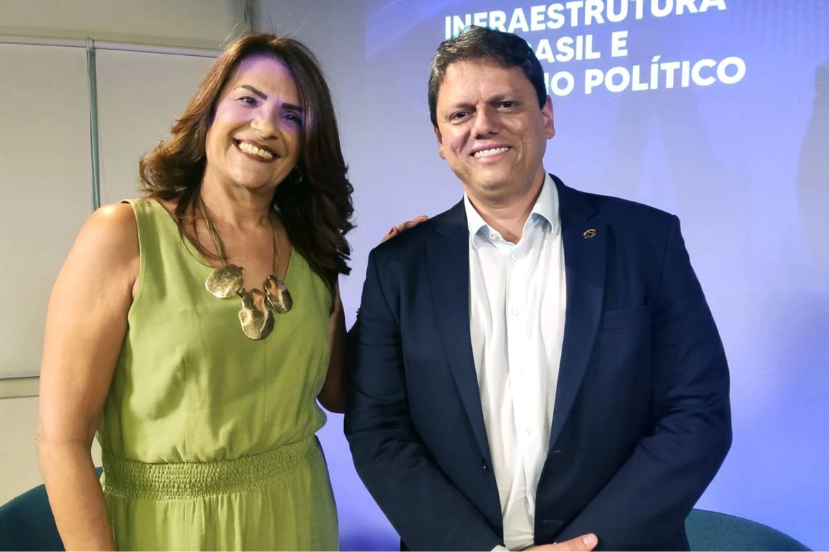 Tarcísio espera vaga na Alesp para demitir parente de Bolsonaro