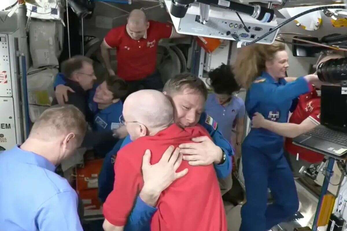 Vídeo: chega o resgate para astronautas presos há 9 meses no espaço