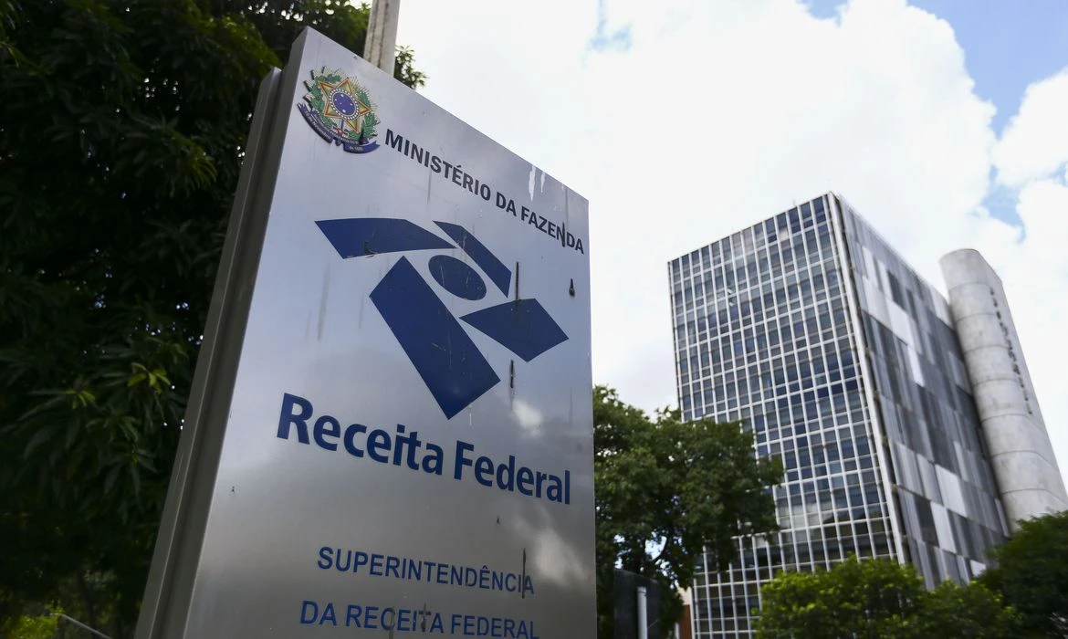 Receita Federal vai publicar ato normativo contra lavagem de dinheiro