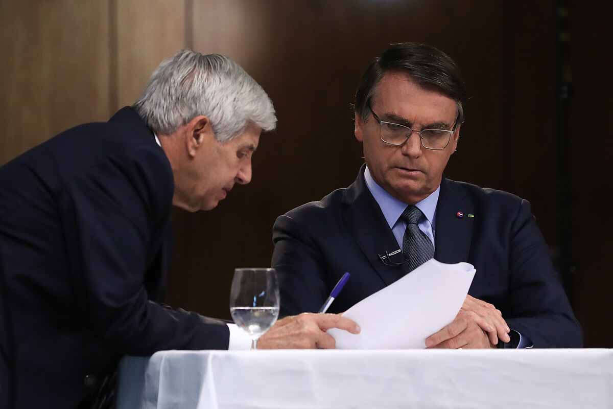 Heleno apresentou plano a Bolsonaro para infiltrar Abin em campanhas