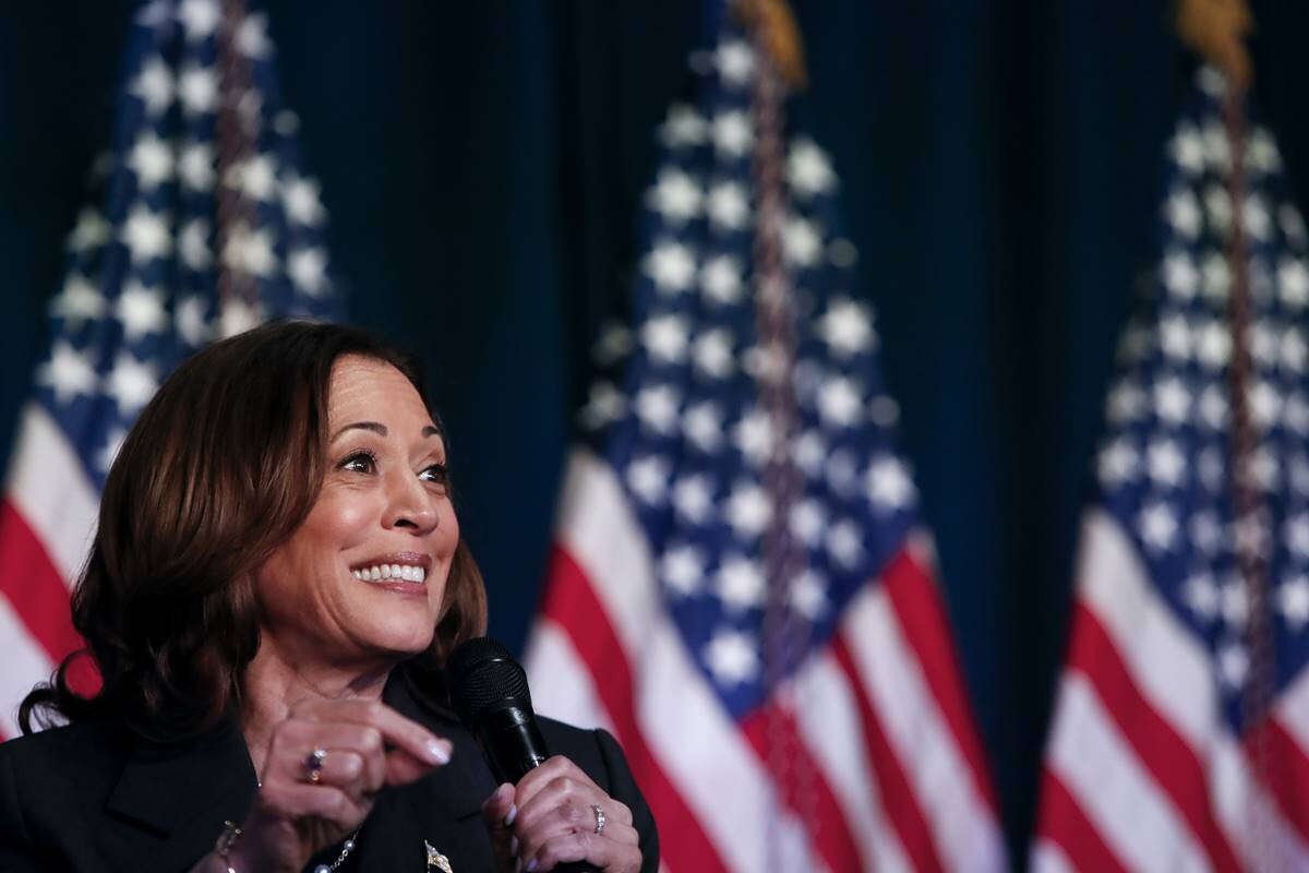 Kamala dá o tom com ataques pesados a Trump e busca por classe média