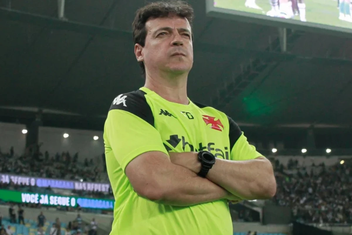 Diniz concorda com vaias: “Quer jogar assim e receber aplauso?”