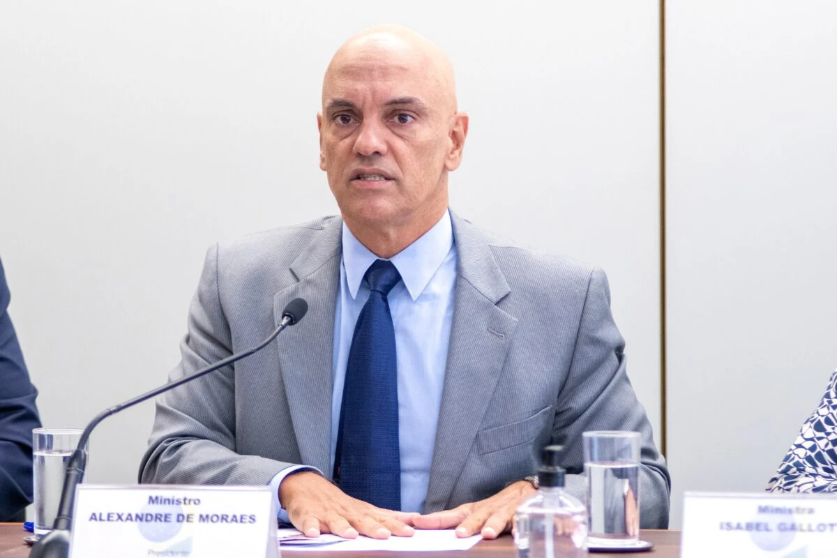 Moraes inclui deputado em inquérito por articular com governo Trump