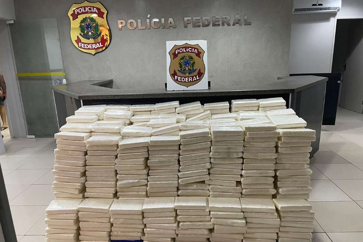 PF apreende 1 tonelada de cocaína em ação contra tráfico internacional