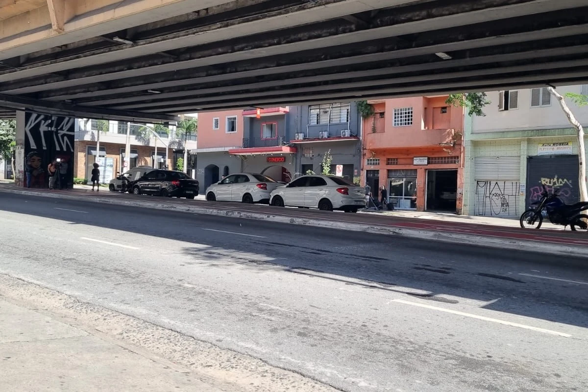 Vagas de estacionamento sob Minhocão vão virar Zona Azul. Saiba quando