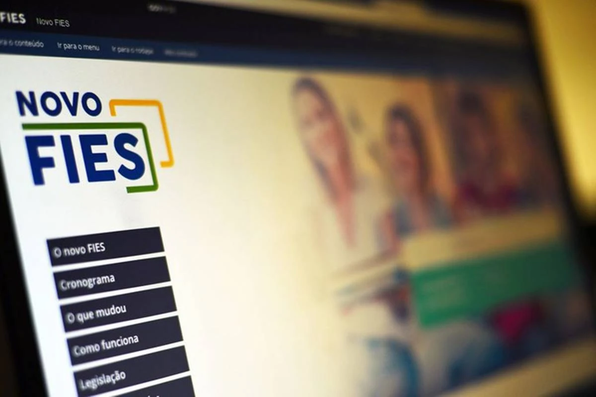 Fies ocupa 4 em cada 10 vagas, mas inadimplência dobra em uma década