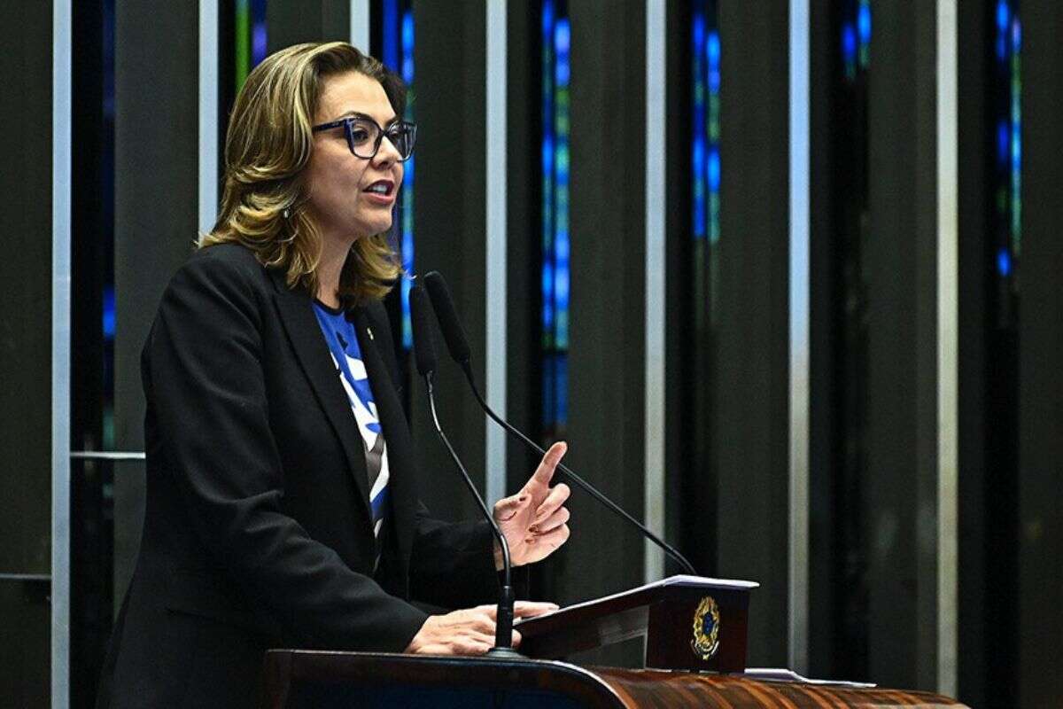 Vídeo: senadora se indigna com colegas e chora ao falar de feminicídio