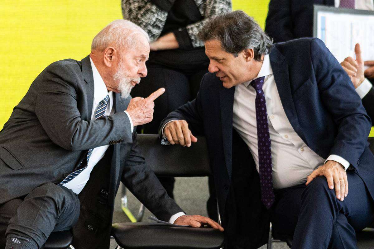 Lula e Haddad discutem projeto de isenção do Imposto de Renda