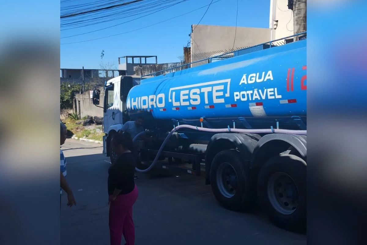 Falta d’água em Itapecerica completa uma semana e moradores improvisam