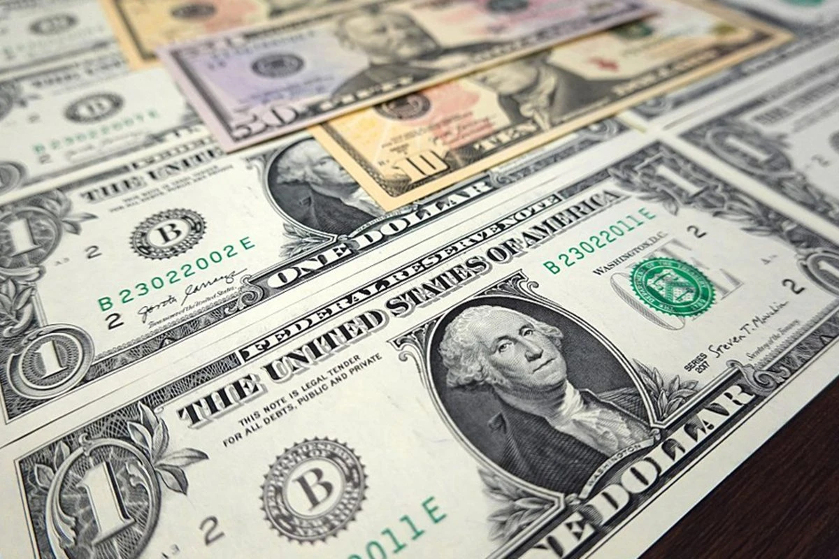 Dólar cai a R$ 5,52 e Bolsa sobe com primeiros acordos sobre tarifaço