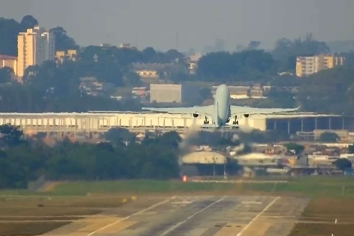 Segundo voo da FAB decola para repatriar brasileiros no Líbano. Vídeo