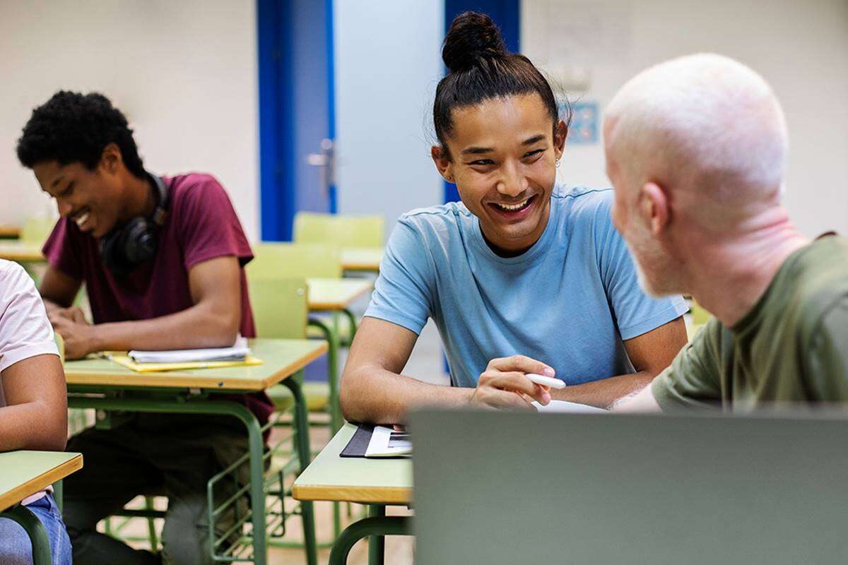 Universidade abre curso de português gratuito para refugiados no DF