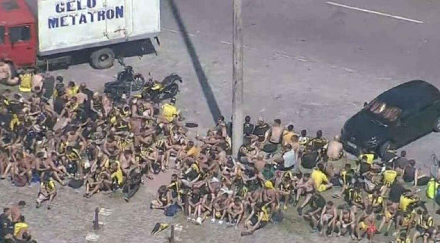 Mais de 250 detidos, uma arma e 2 versões: a confusão do Peñarol no RJ