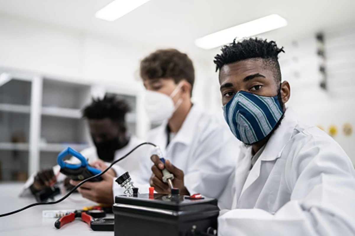 Qualificação profissional: saiba como se inscrever no Programa Raízes