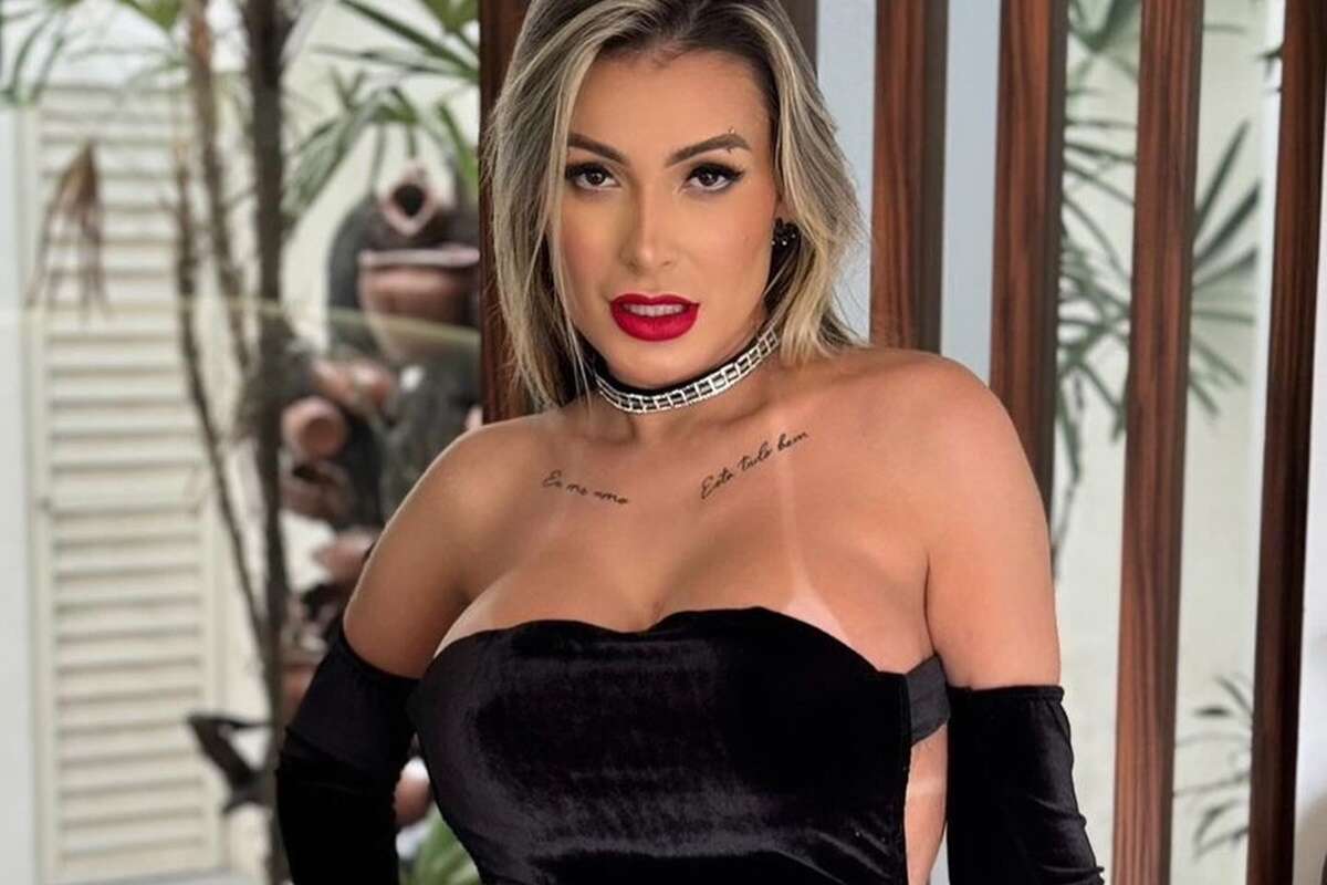 Andressa Urach “bate língua” bifurcada em ritmo de parabéns: assista