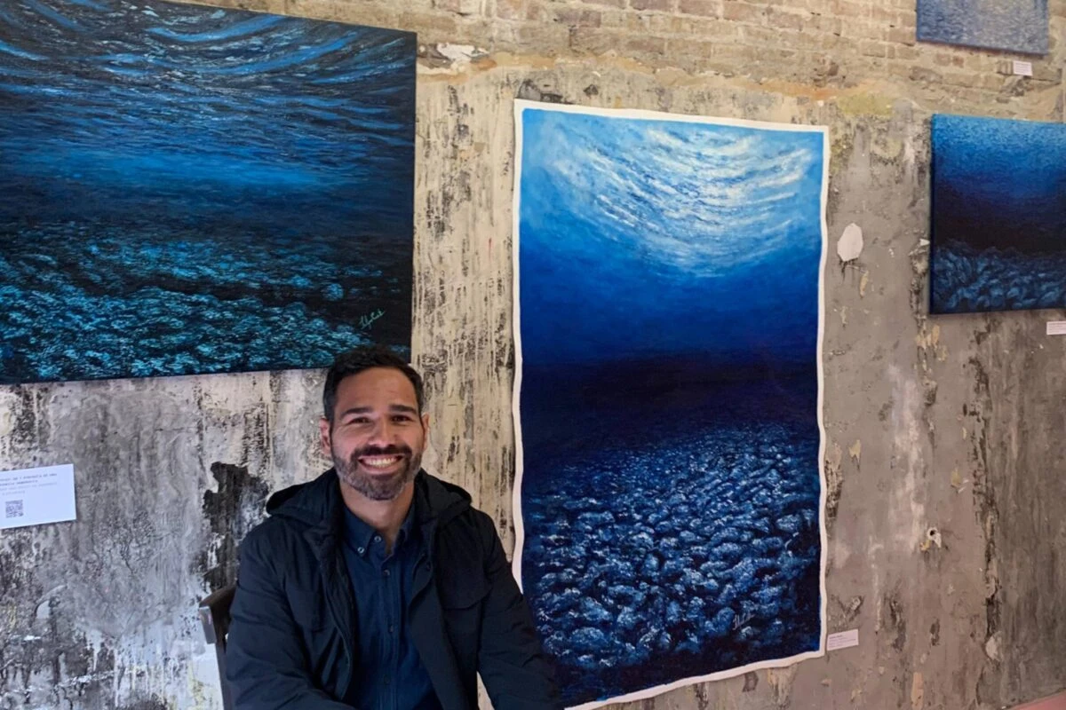Artista brasiliense expõe obra no Louvre e em outros museus na Europa