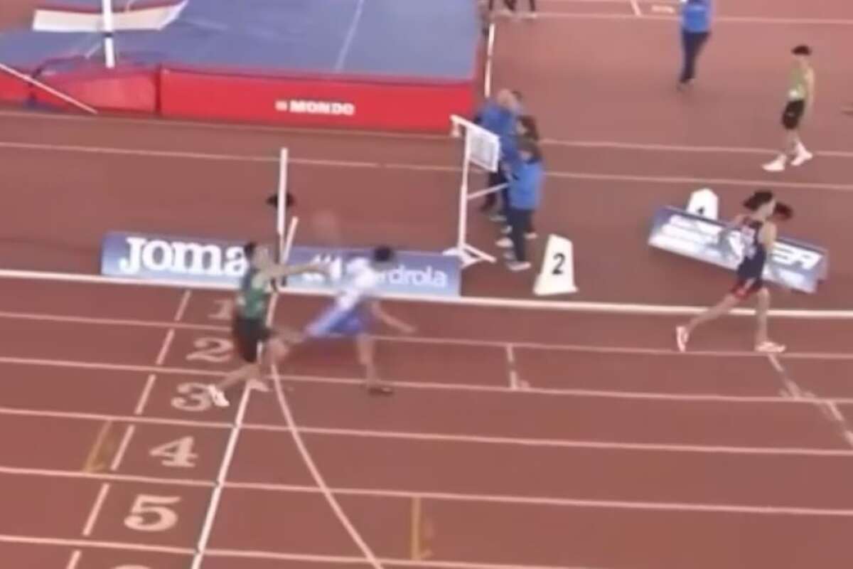 Vídeo: corredor empurra rival durante campeonato de atletismo