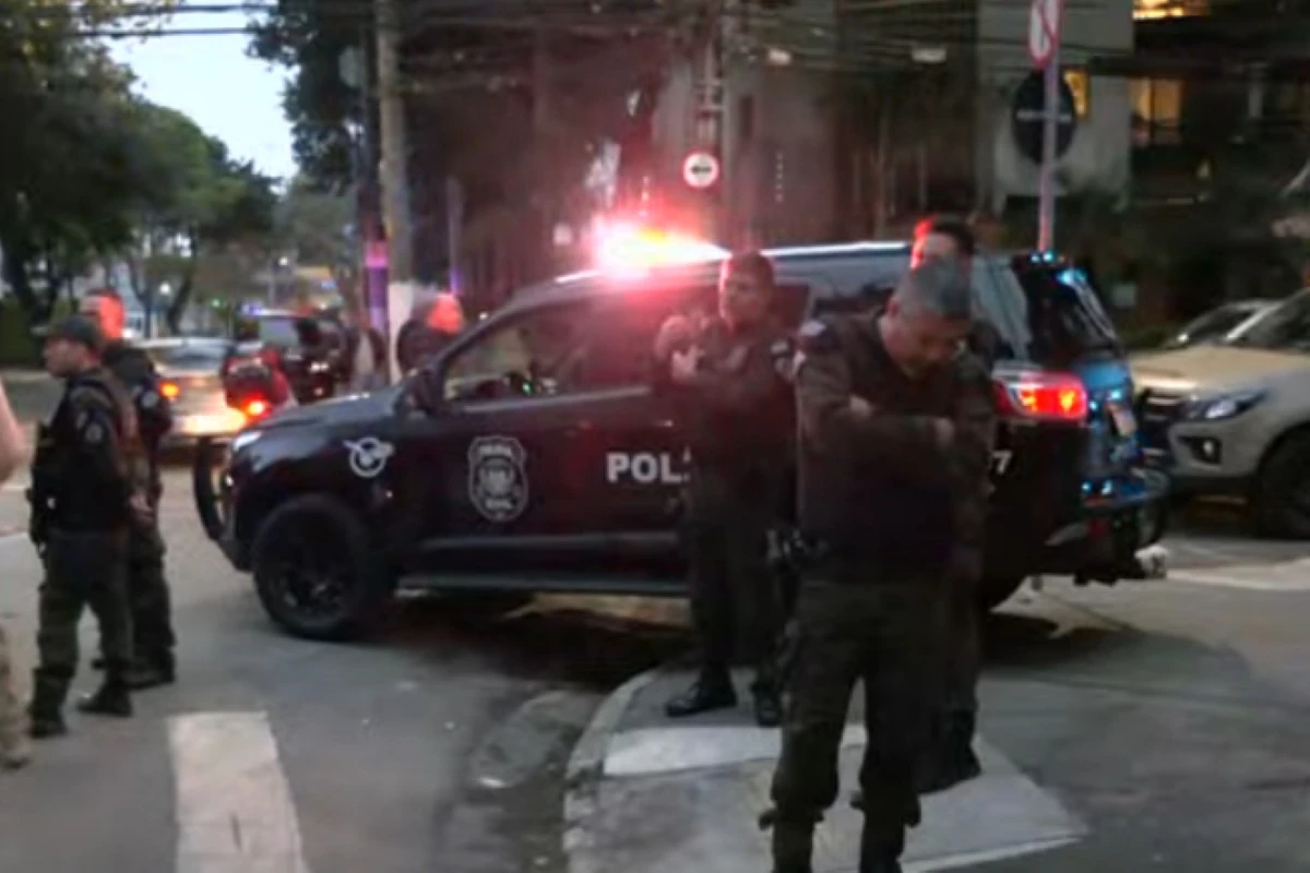 Tiros em Pinheiros: criminoso atirou em direção à cabeça de delegado