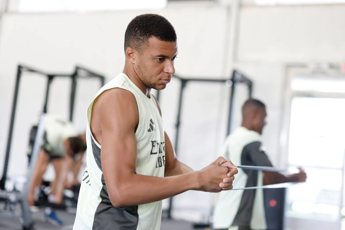 Com retorno de Mbappé, Real Madrid faz partida decisiva no Mundial