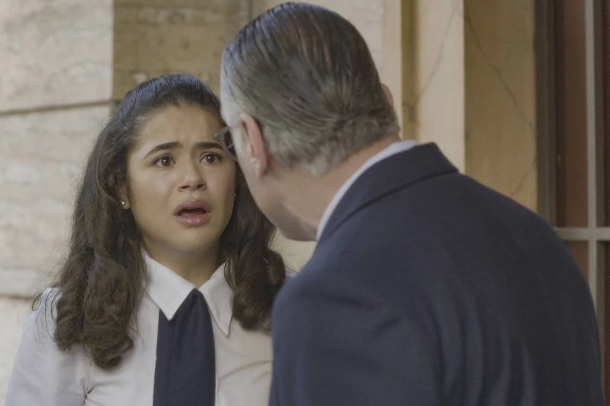 Garota do Momento: Bia sofre com desprezo de amado e faz barraco