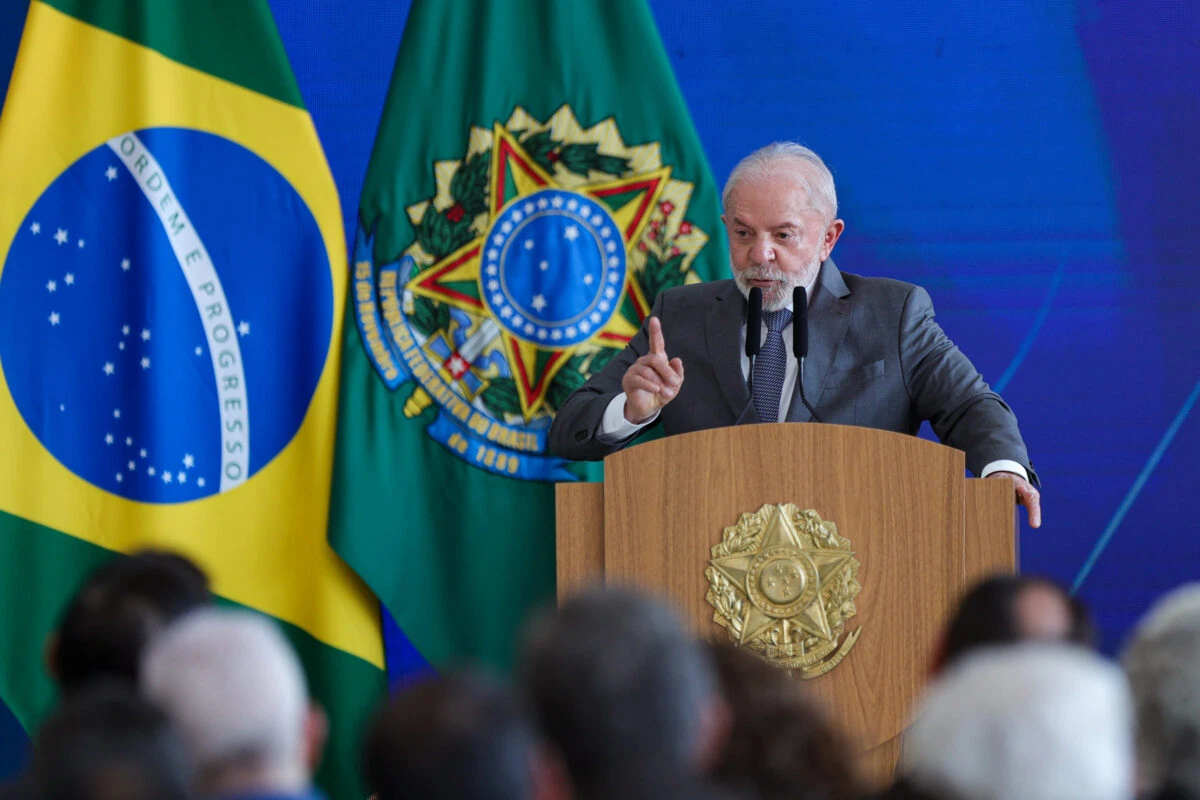 Após denúncia de Felca, Lula vai enviar PL para regulamentar redes