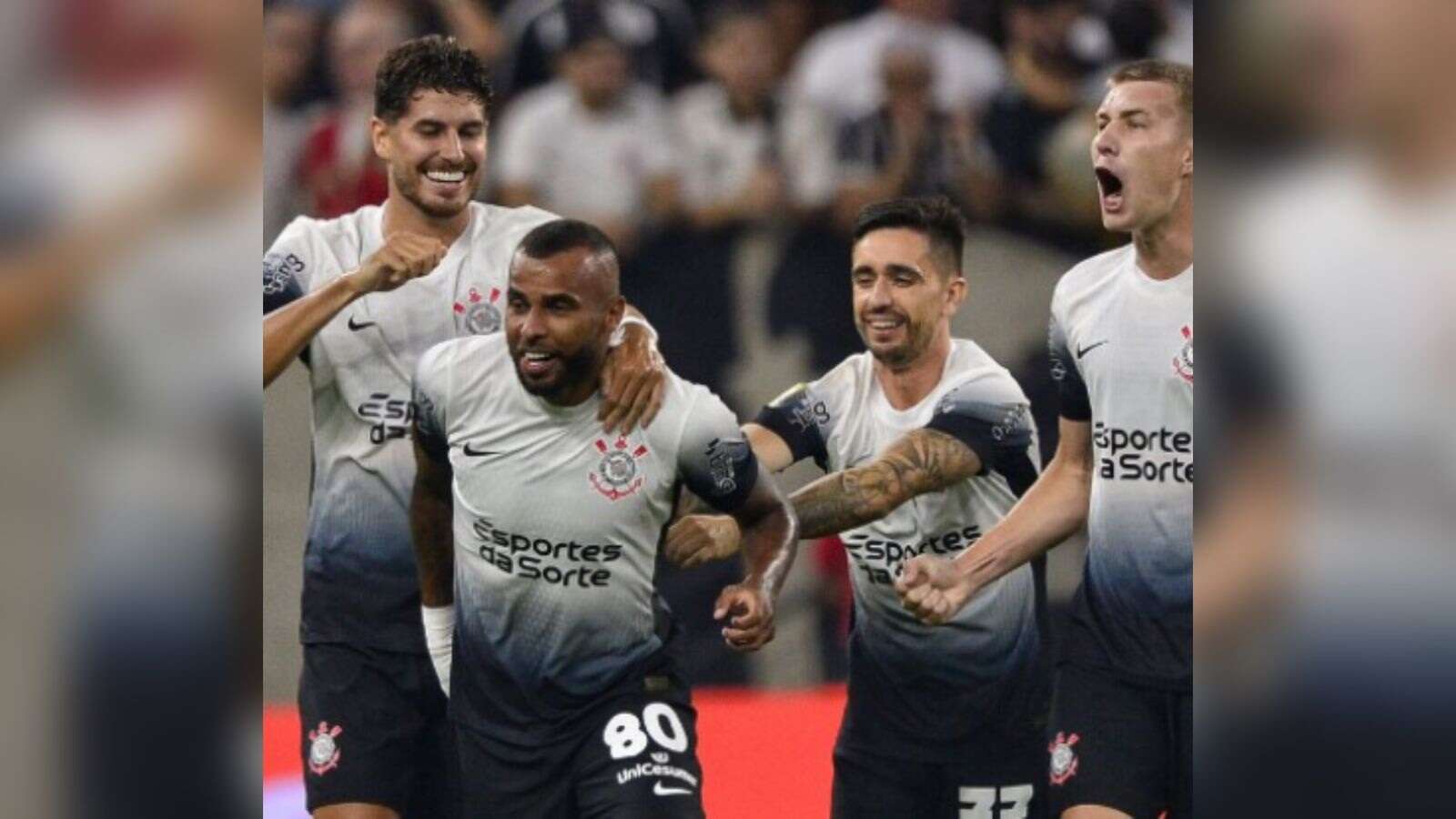 Paulistão: Corinthians bate Água Santa e segue 100% na competição