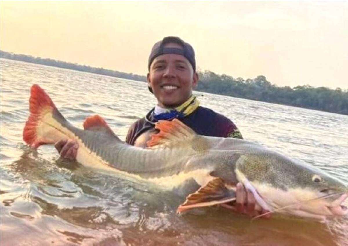 Jovem é puxado por peixe em pescaria e morre afogado em Mato Grosso