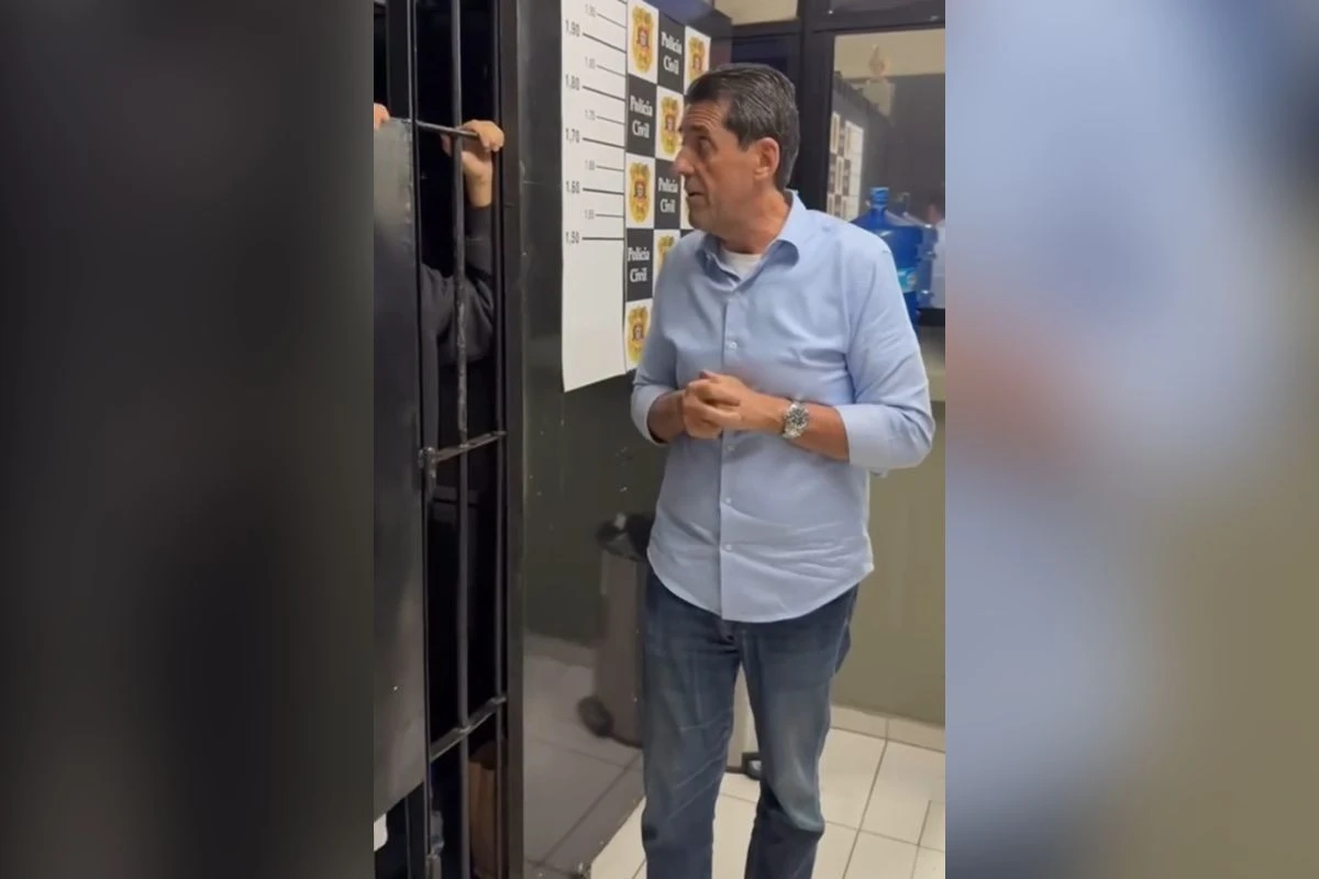 Vídeo: deputado dá lição de moral em assaltante preso atrás das grades