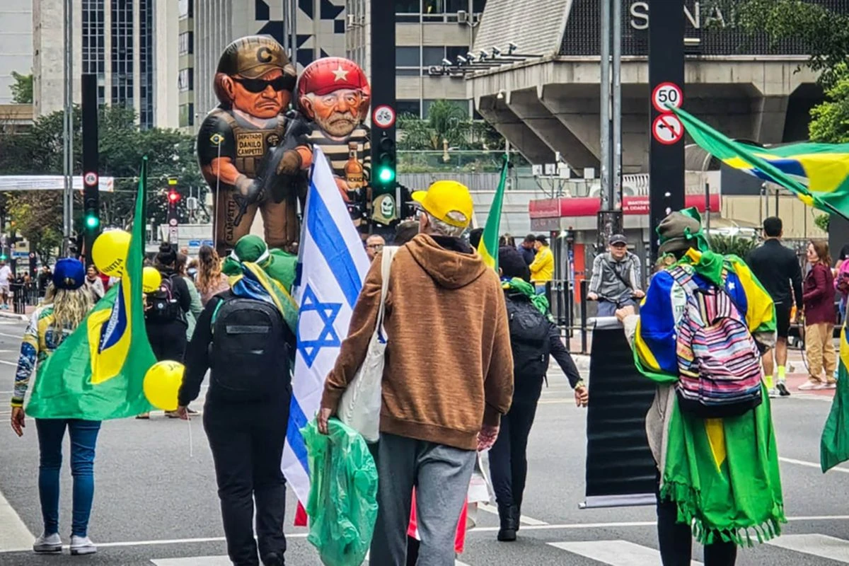 Manifestantes começam a chegar à Paulista para ato pró-Bolsonaro