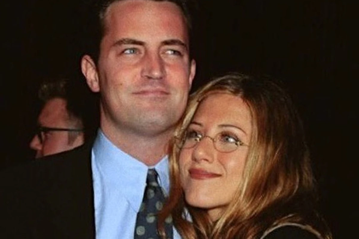 Jennifer Aniston diz que luto por Matthew Perry começou antes da morte