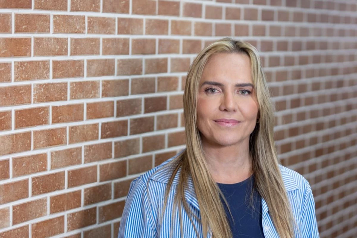 Paraná Pesquisas: Celina Leão lidera corrida para o GDF em 3 cenários