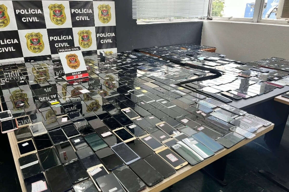 Polícia faz megaoperação contra roubo de celulares em SP