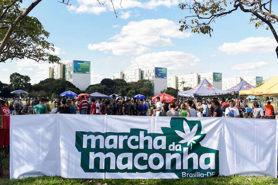 Deputados propõem multa de até R$ 150 mil para Marcha da Maconha no DF