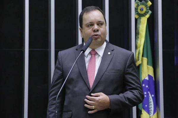 Deputado Elmar Nascimento enviou R$ 21 mi para cidade alvo da PF