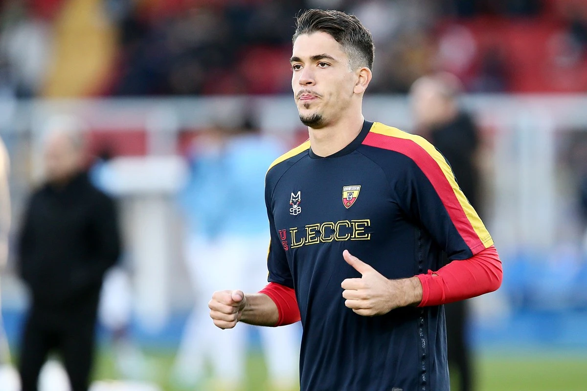 Ex-promessa do Barcelona anuncia aposentadoria aos 23 anos