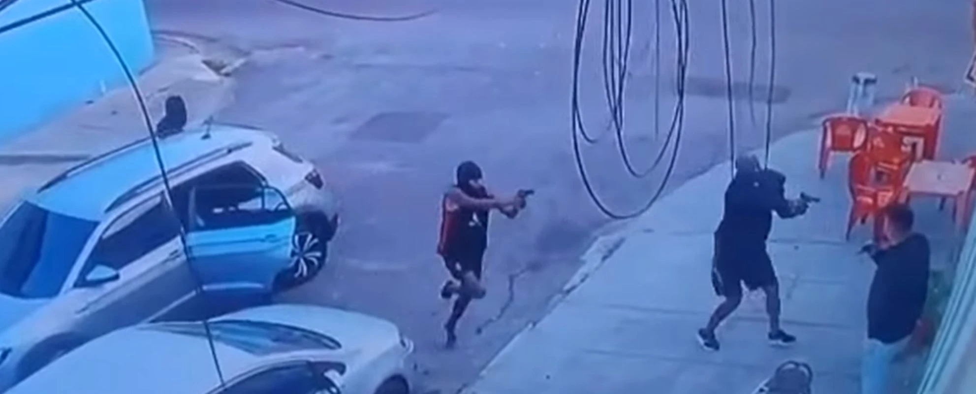 Marmelada de banana: “saci do crime” assalta pulando em uma perna só