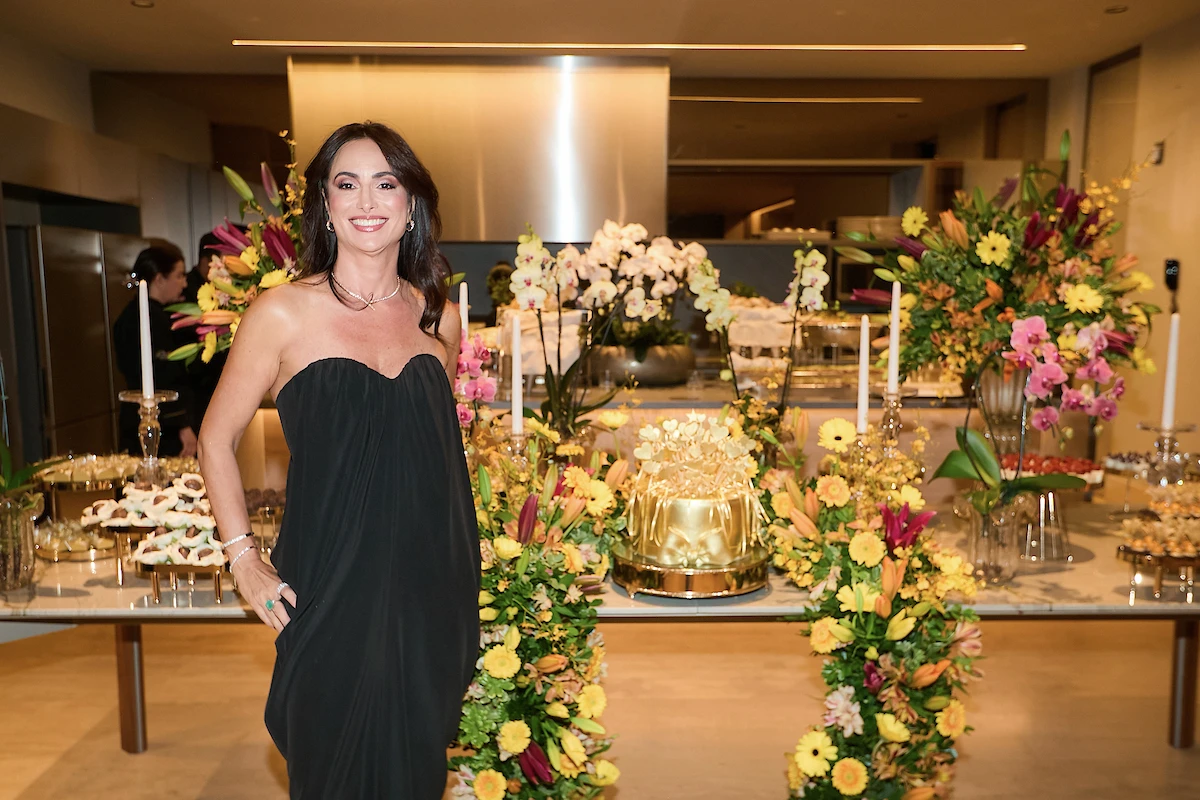 Paty Osório celebra novo ciclo com amigos em festa calorosa na capital